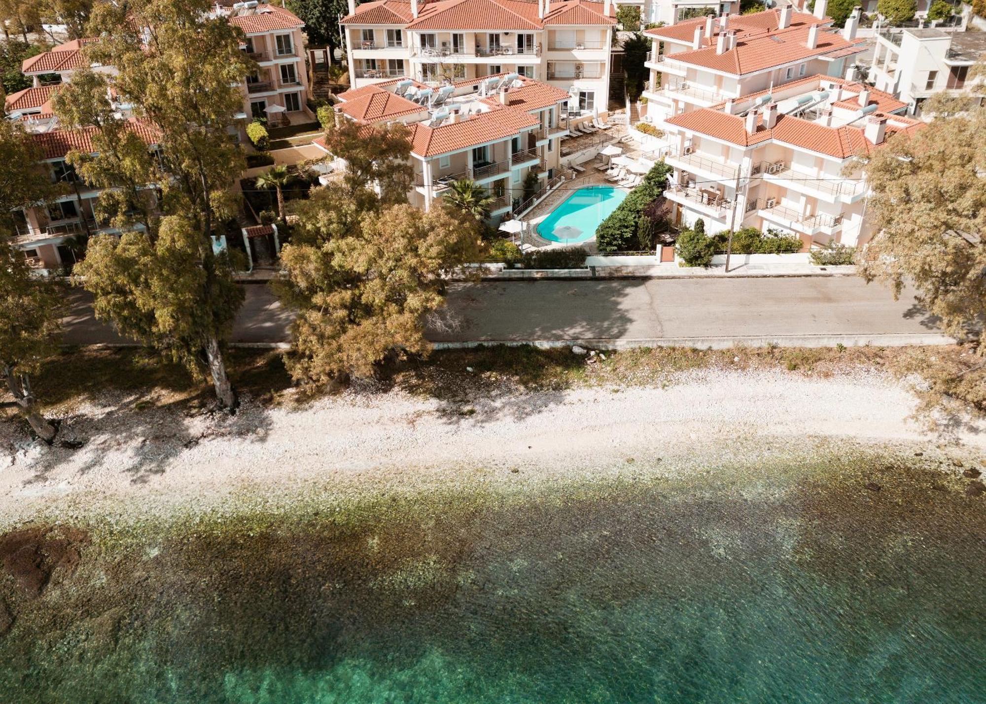 Meliti Waterfront Suites Karavomylos Exterior photo